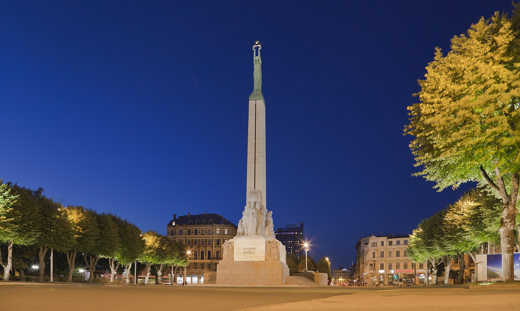Riga, Freedom Monument, by Diego Delso, CC BY-SA 3.0 Wikimedia Commons